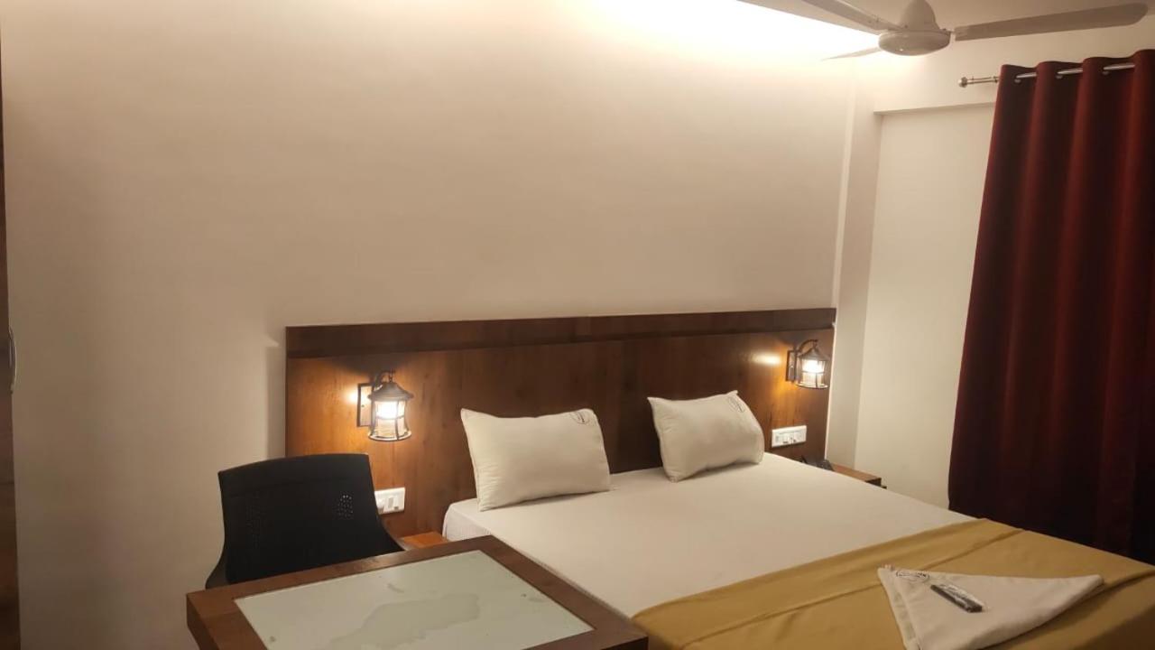 Hotel Anvisha Executive Mangvadi Eksteriør billede